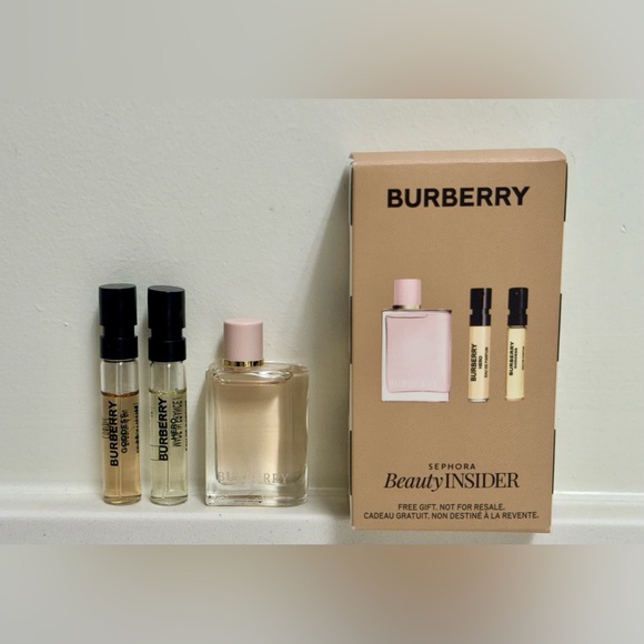Burberry Accessories - Burberry Beige and Black Fragrance Sample Pack